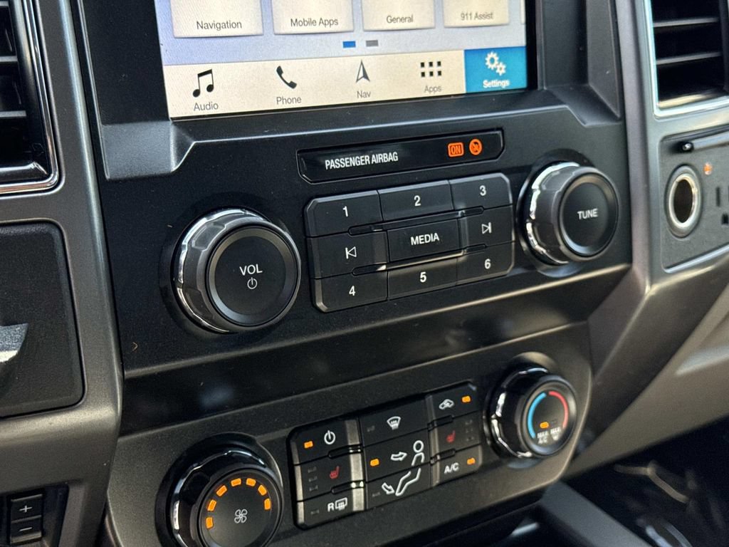 Certified 2019 Ford F250 XLT w/ XLT Premium Package RWD image 14
