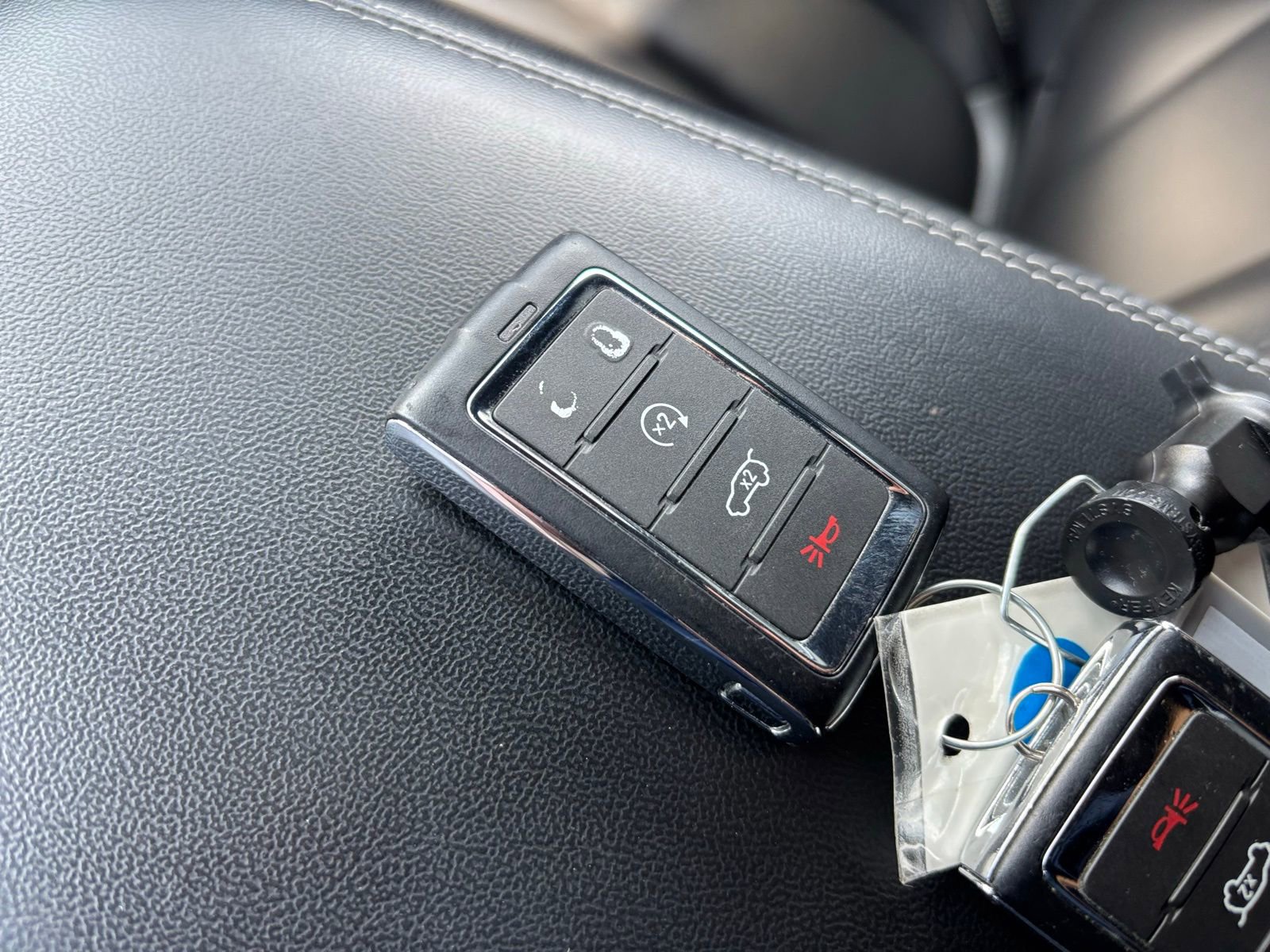 Used 2024 Jeep Grand Cherokee L Limited AWD/4WD image 29