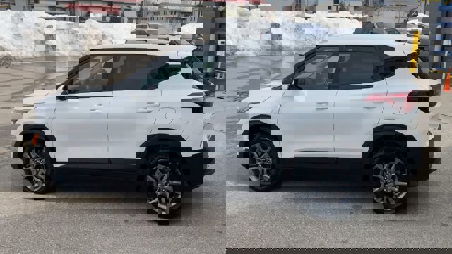 Used 2023 Kia Seltos LX image 7