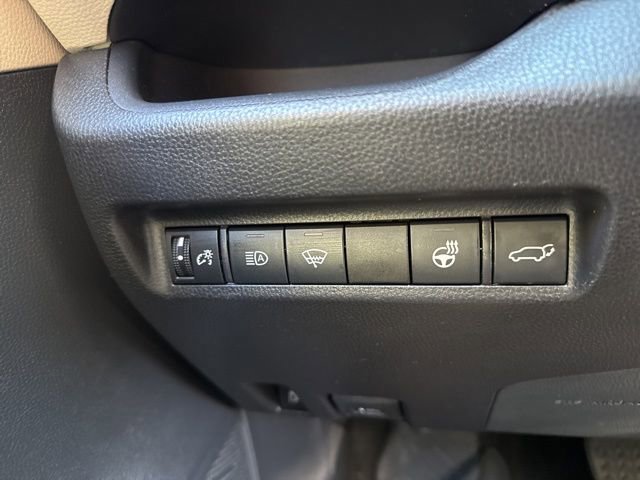 Used 2021 Toyota RAV4 XLE w/ Convenience Package AWD/4WD image 19