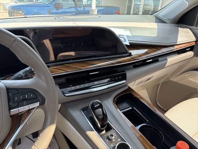 Used 2024 Cadillac Escalade ESV Premium Luxury Platinum image 10