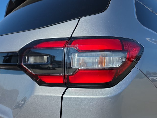 Used 2025 Honda Pilot TrailSport image 11