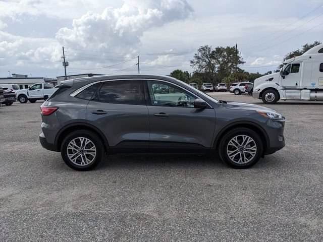 Certified 2022 Ford Escape SEL w/ Technology Package AWD/4WD image 3