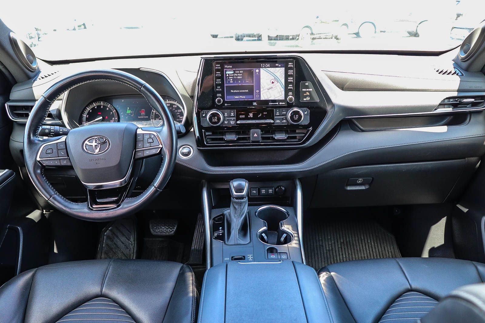 Used 2021 Toyota Highlander XSE FWD image 12
