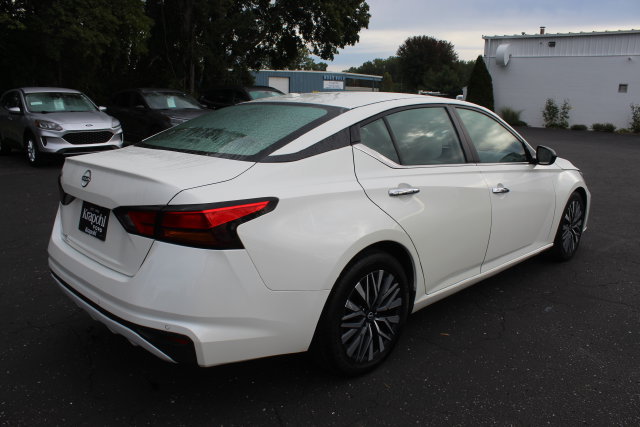 Used 2025 Nissan Altima 2.5 SV FWD image 14