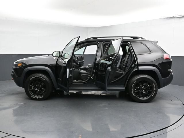 Used 2022 Jeep Cherokee Trailhawk w/ Sound & Nav Group AWD/4WD image 37