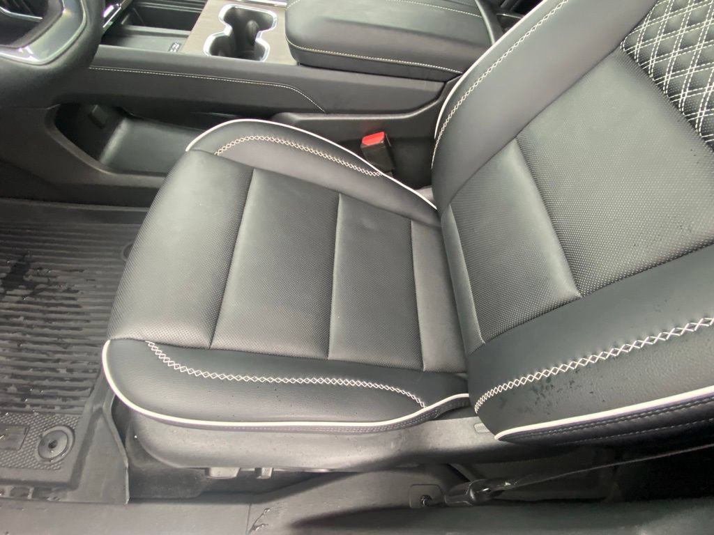 Used 2025 GMC Acadia Denali w/ LPO, Floor Liner Package AWD/4WD image 21