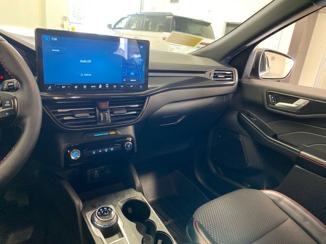 Certified 2025 Ford Escape ST-Line Select w/ Tech Pack #1 AWD/4WD image 13