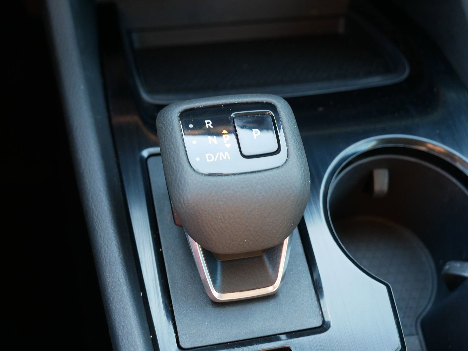 Used 2024 Nissan Rogue S AWD/4WD image 25