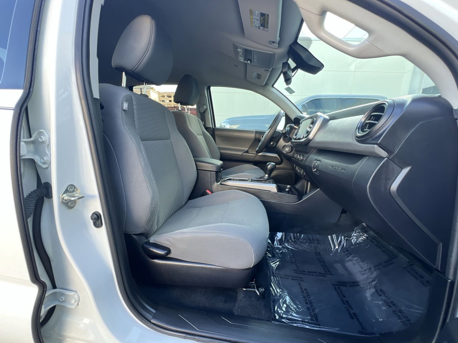 Used 2020 Toyota Tacoma SR5 image 26