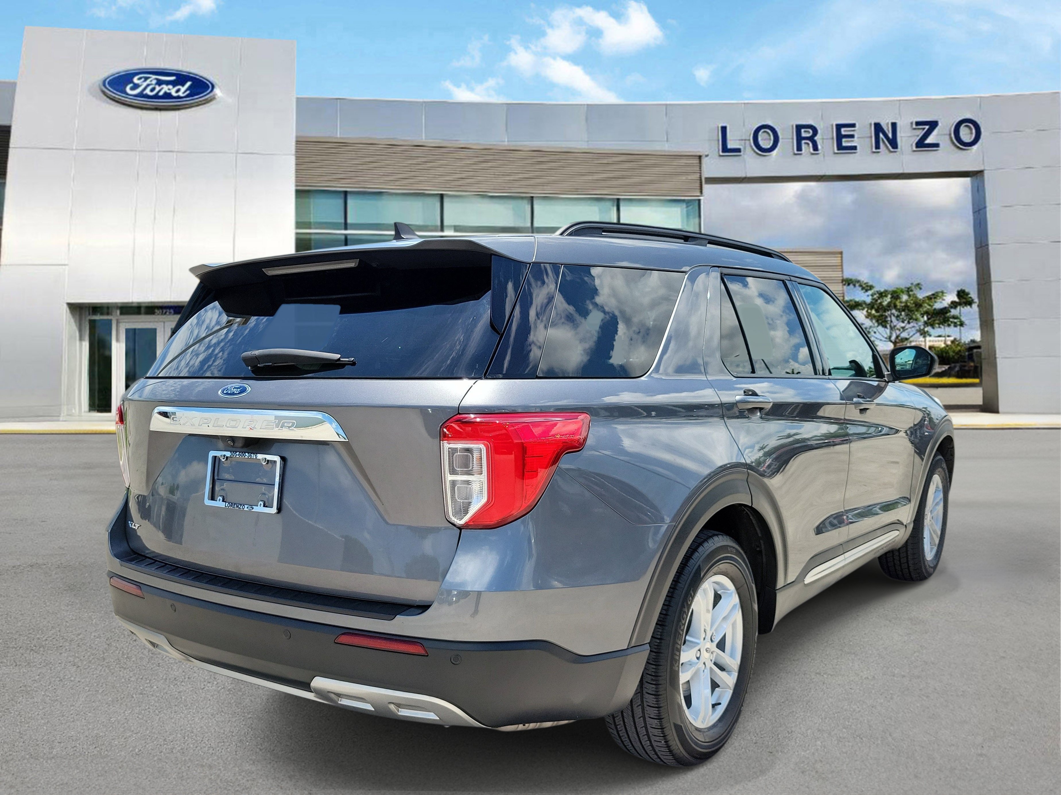 Certified 2023 Ford Explorer XLT w/ Equipment Group 202A RWD image 5