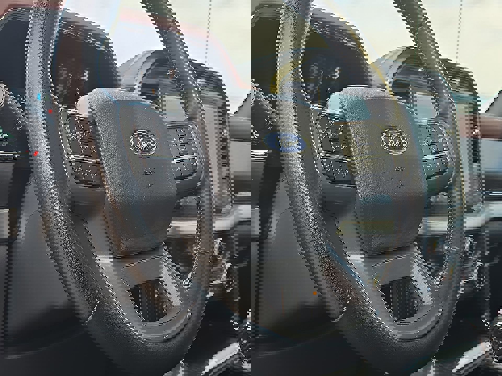 Certified 2022 Ford F150 Lariat w/ Equipment Group 502A High image 14