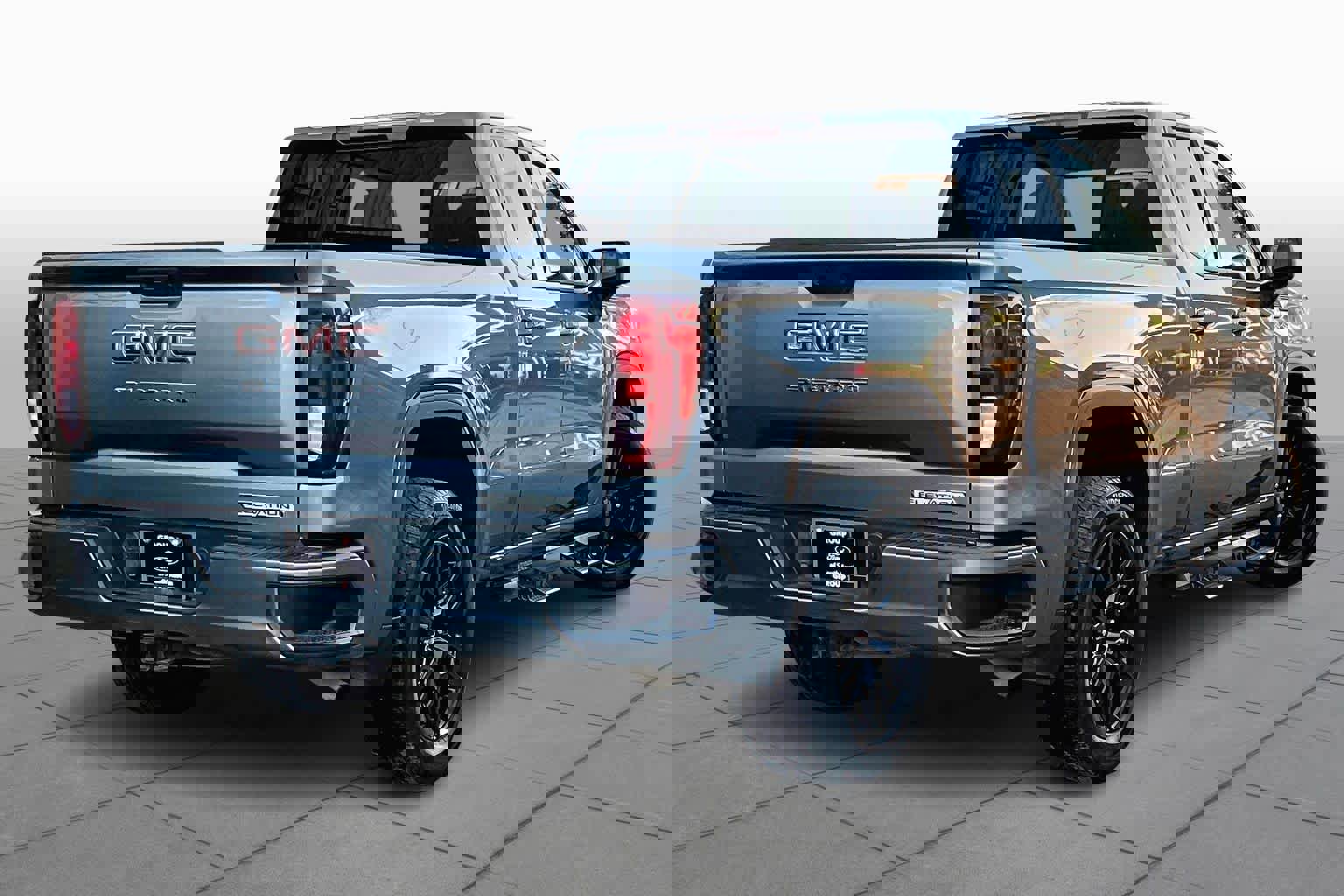 Used 2021 GMC Sierra 1500 Elevation image 3