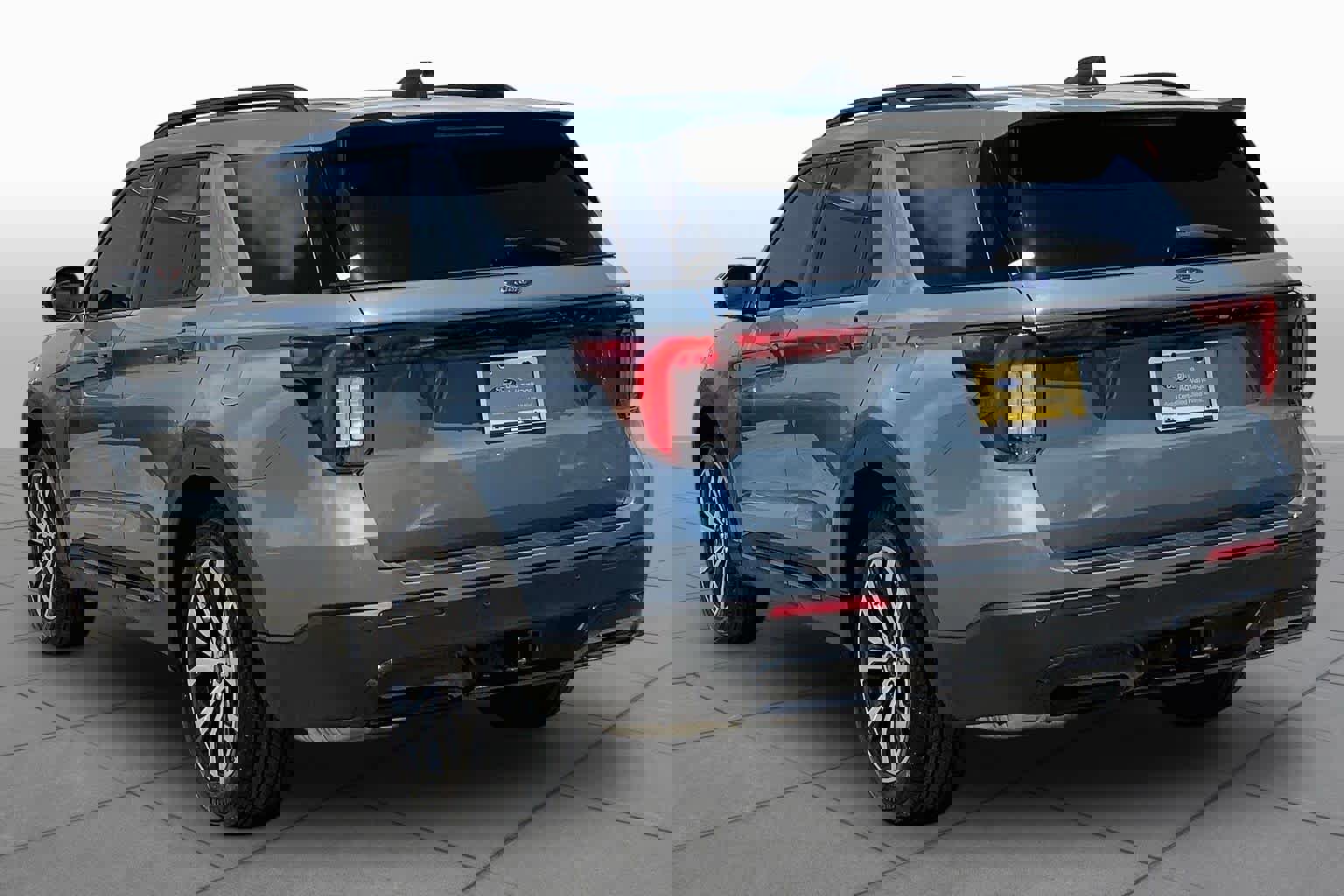Certified 2025 Ford Explorer ST-Line RWD image 4