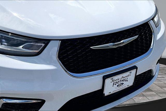 Used 2023 Chrysler Pacifica Touring-L FWD image 29