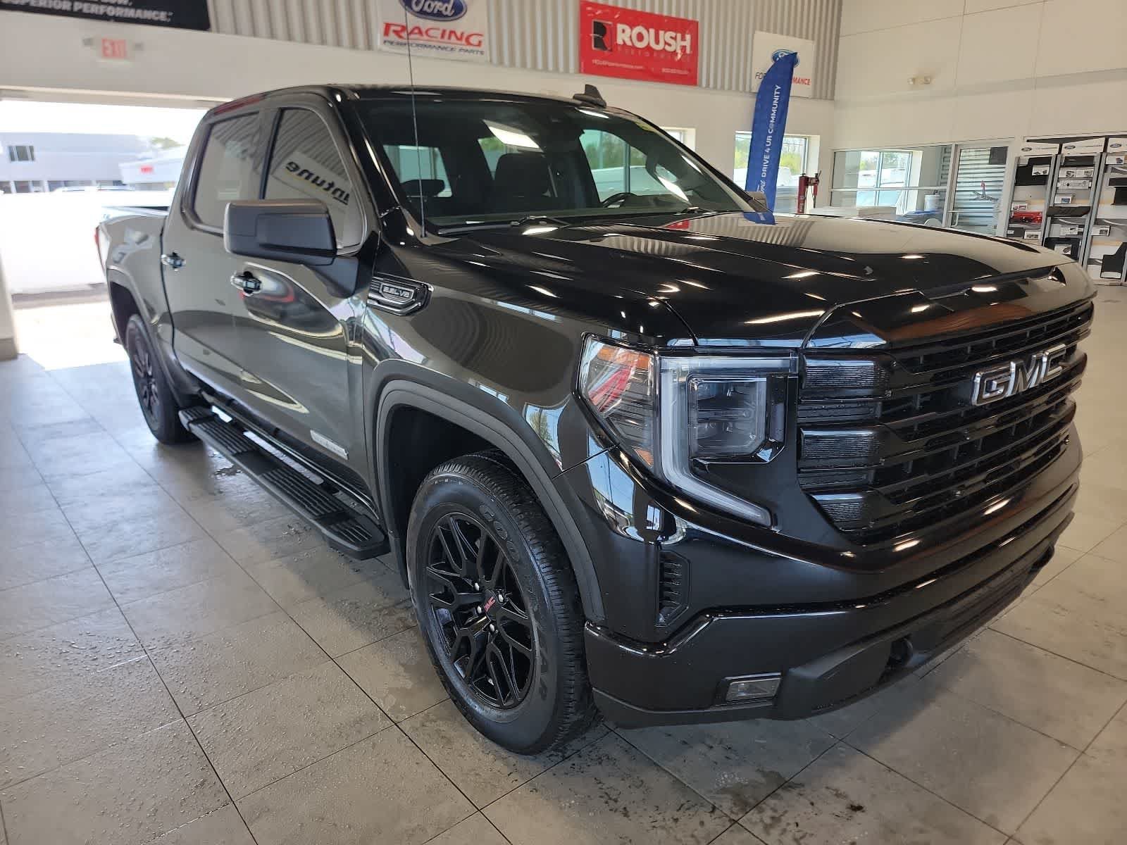 Used 2023 GMC Sierra 1500 Elevation w/ LPO, Elevation Black Package AWD/4WD image 5