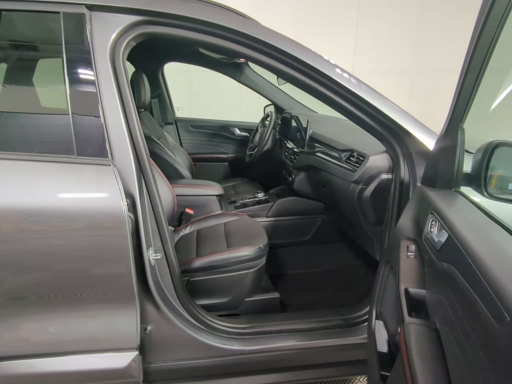 Certified 2023 Ford Escape ST-Line w/ Tech Pack #1 AWD/4WD image 19