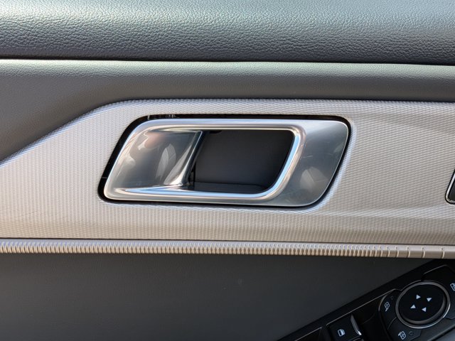 Certified 2025 Ford Explorer Active RWD image 13