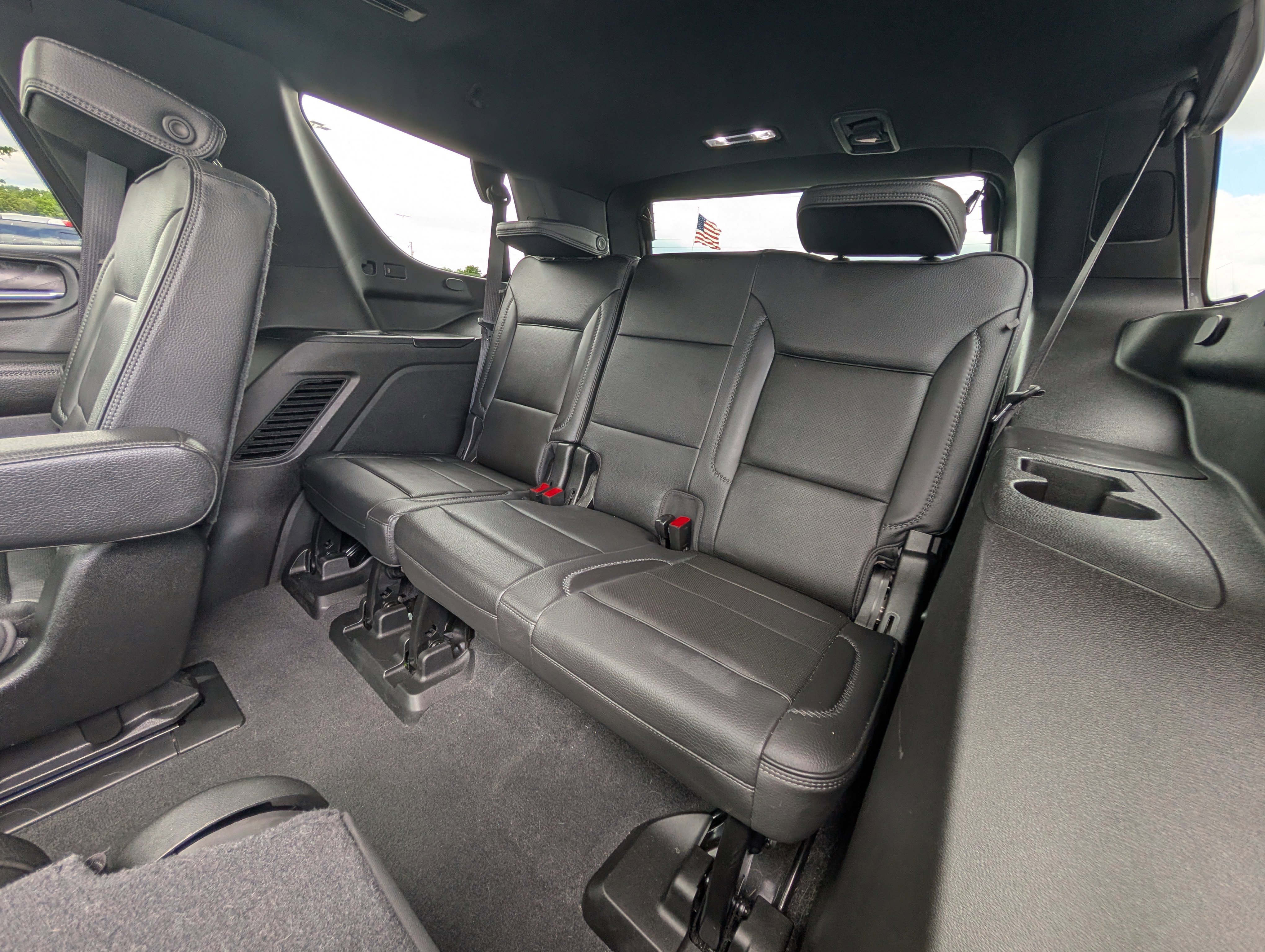 Used 2021 GMC Yukon Denali w/ Denali Premium Package AWD/4WD image 14