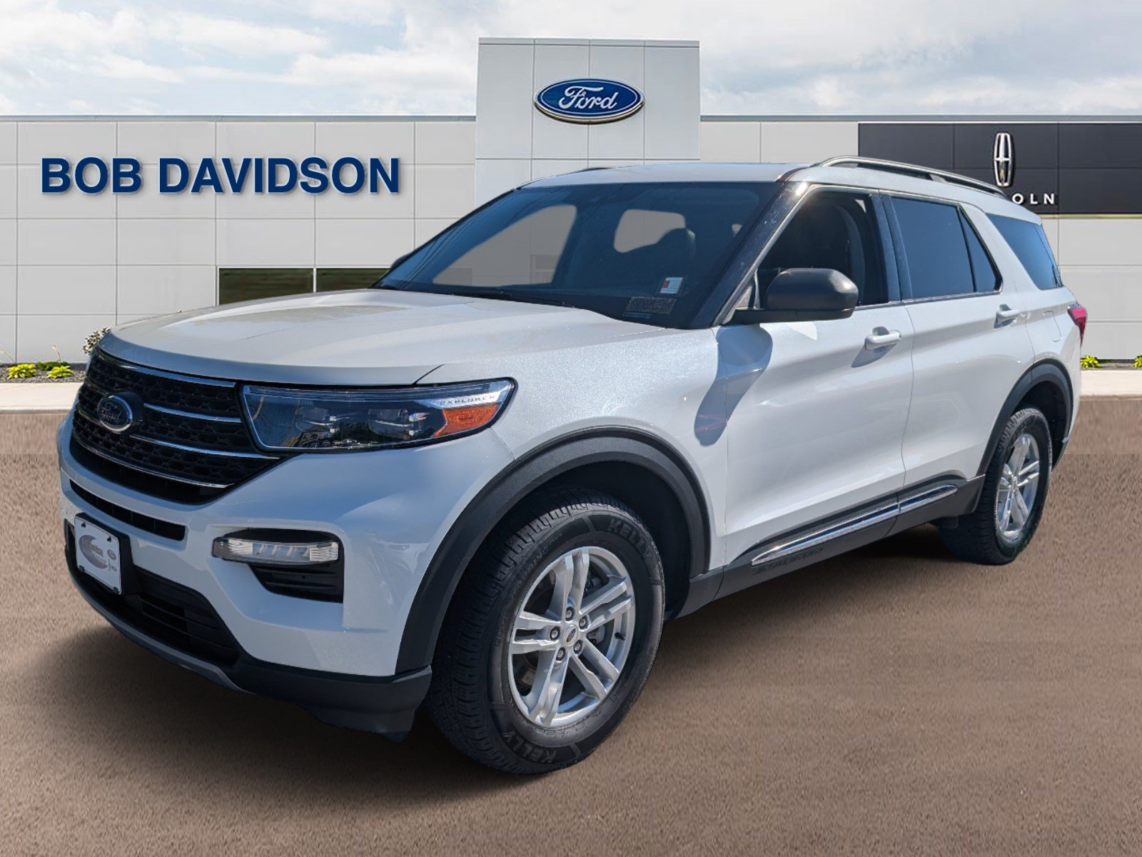 Certified 2022 Ford Explorer XLT w/ Equipment Group 202A
