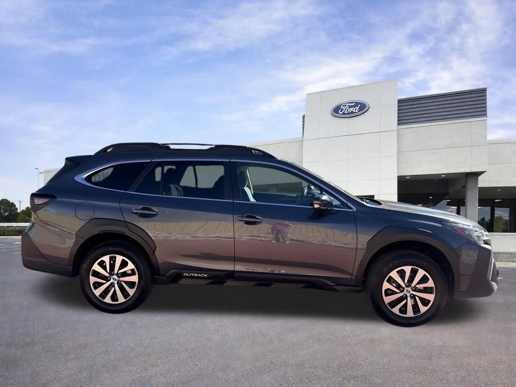 Used 2023 Subaru Outback Premium AWD/4WD image 7