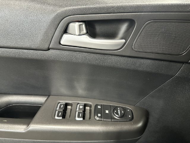 Used 2021 Kia Sportage LX AWD/4WD image 19