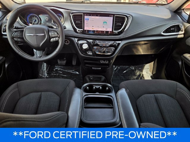 Used 2023 Chrysler Pacifica Touring FWD image 25