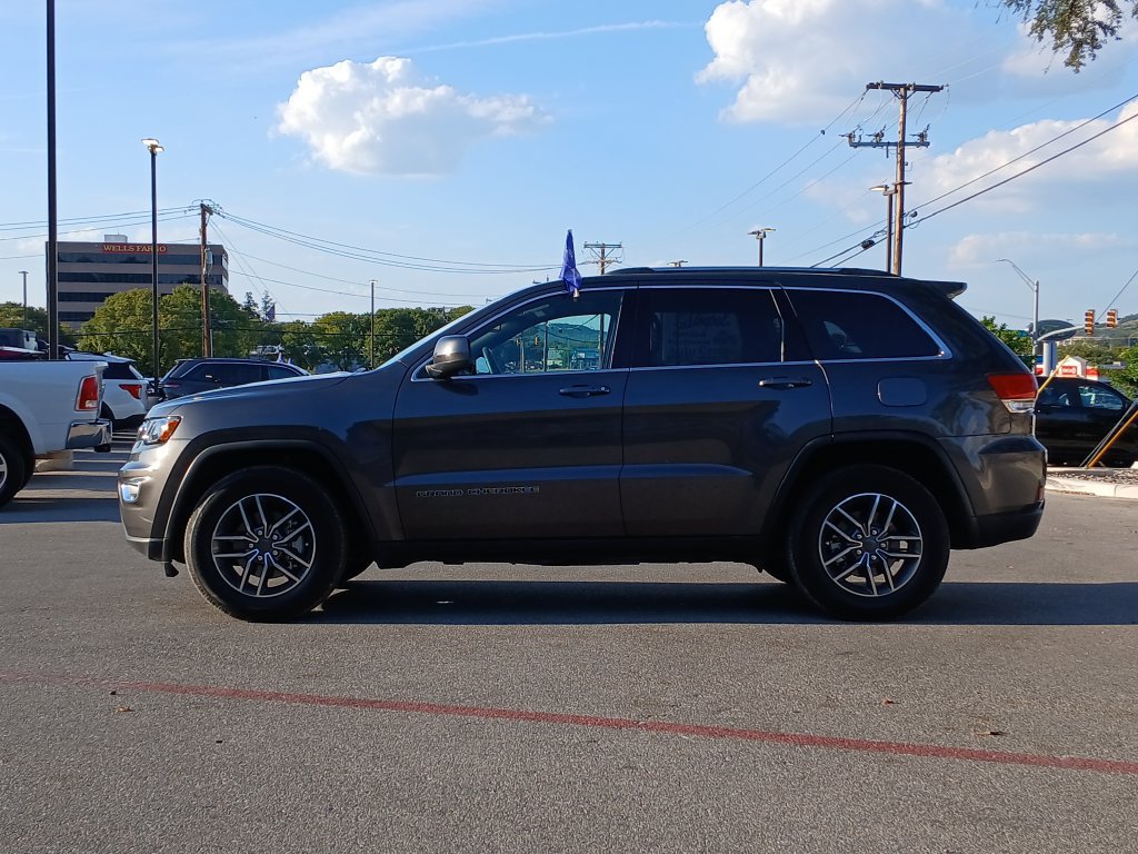 Used 2019 Jeep Grand Cherokee Laredo w/ 18" Wheel & 8.4" Radio Group RWD image 6