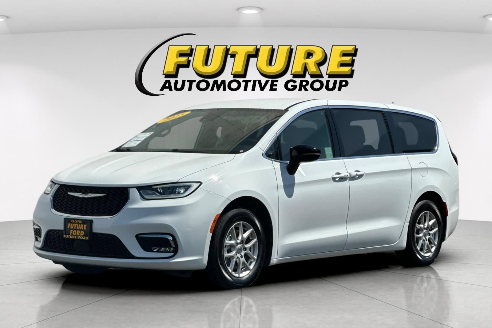 Used 2025 Chrysler Pacifica Select FWD image 7