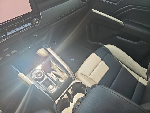 Used 2025 Chevrolet Colorado Trail Boss AWD/4WD image 24