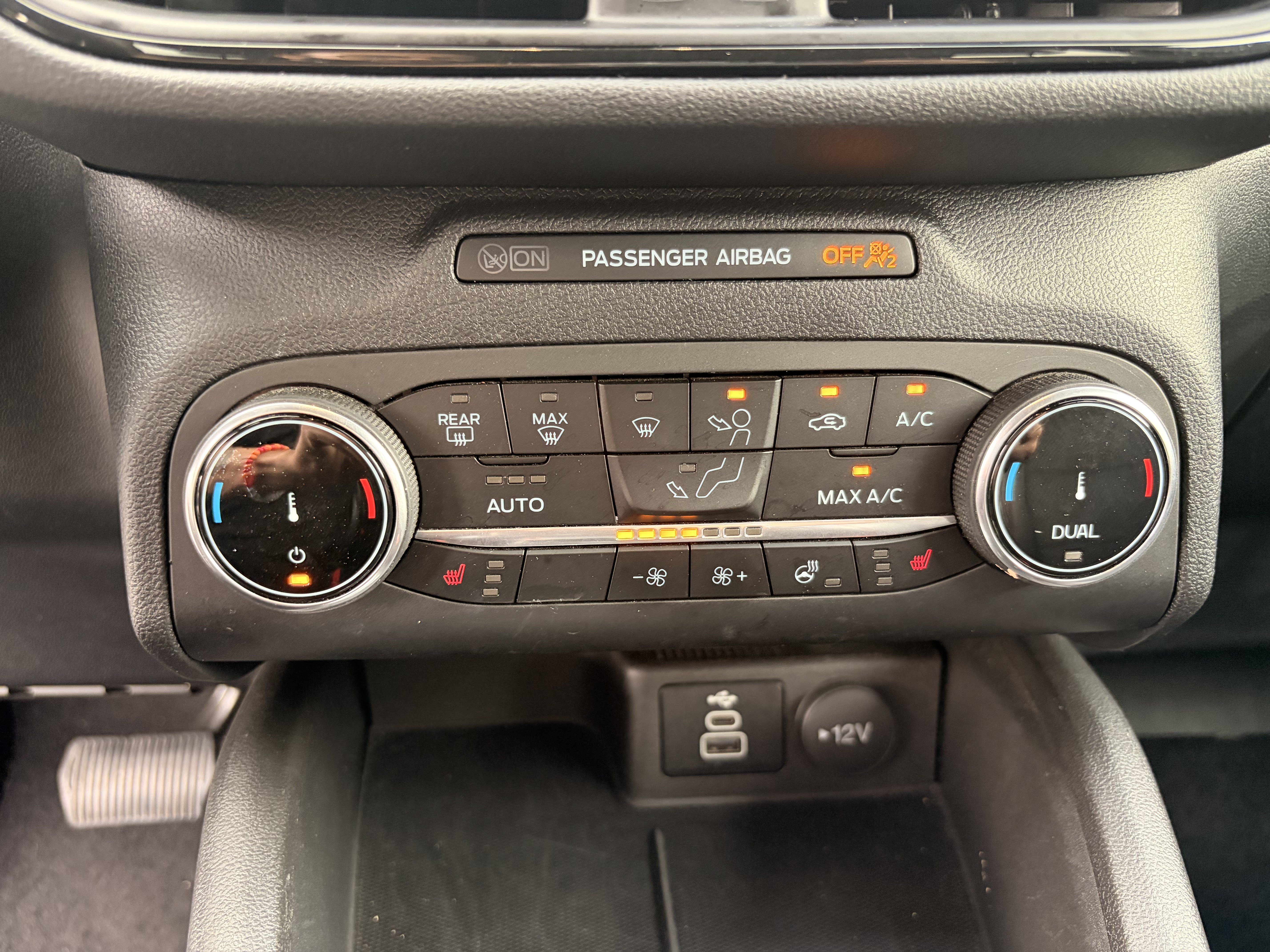 Certified 2025 Ford Escape ST-Line Select AWD/4WD image 22