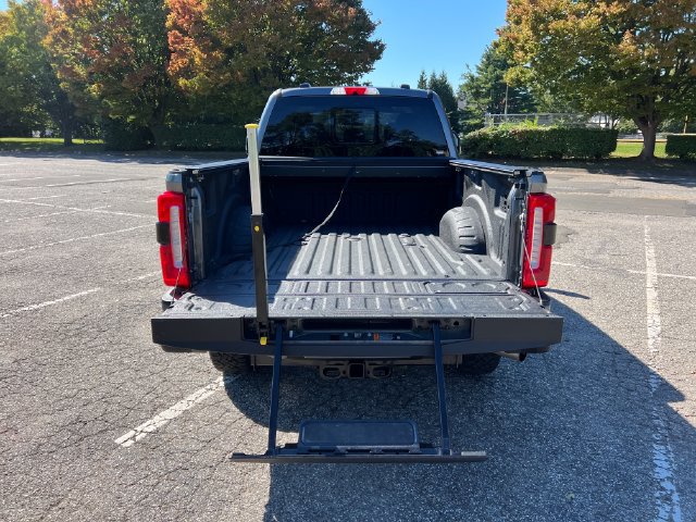 Certified 2025 Ford F250 Lariat w/ Lariat Ultimate Package AWD/4WD image 32