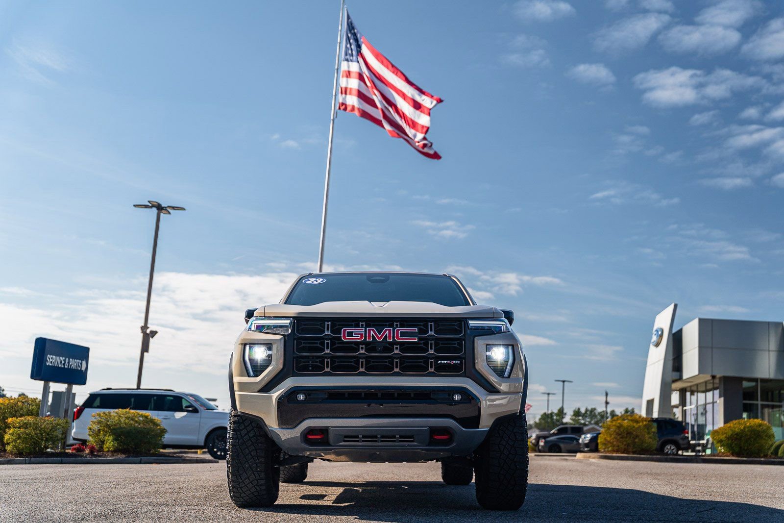 Used 2023 GMC Canyon AT4X image 2