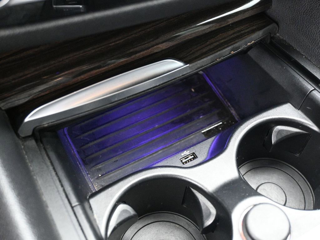 Used 2019 BMW 530e w/ Convenience Package image 18