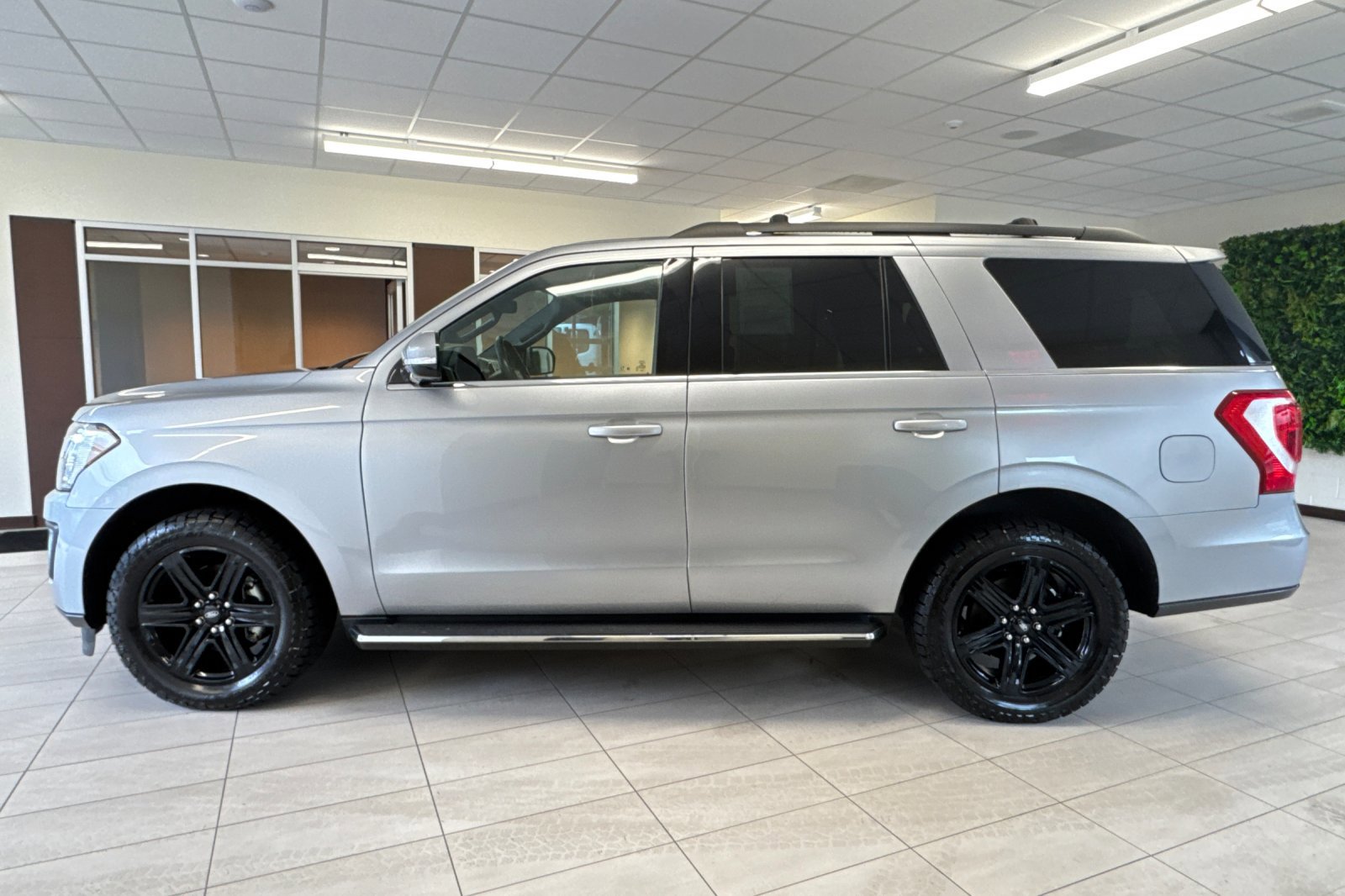 Certified 2020 Ford Expedition XLT w/ Equipment Group 202A image 7