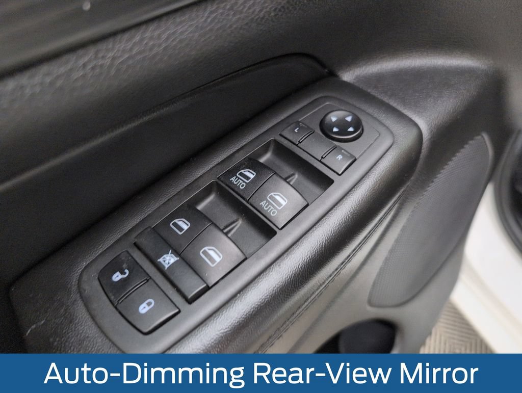 Used 2020 Jeep Grand Cherokee Altitude RWD image 35