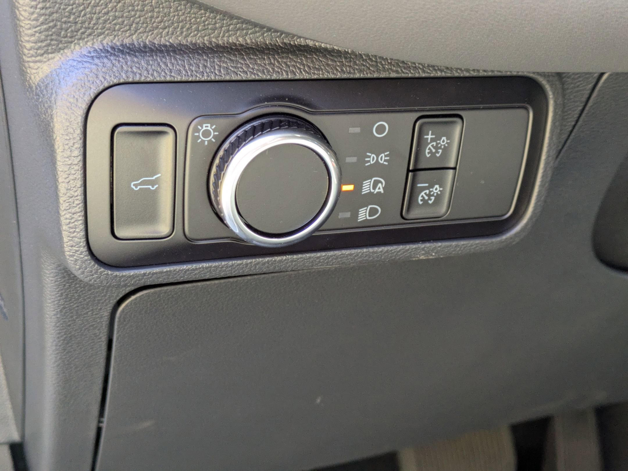 Certified 2025 Ford Explorer Active RWD image 16