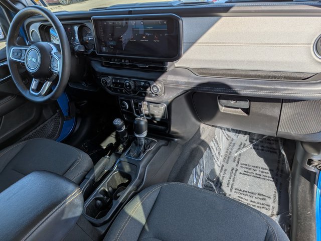 Used 2024 Jeep Wrangler Unlimited Sahara AWD/4WD image 29