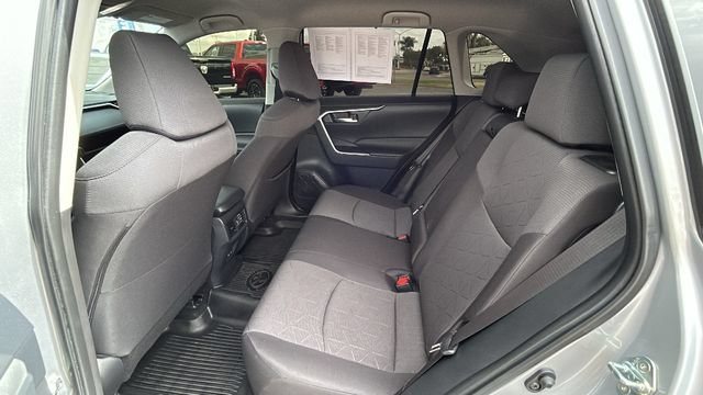 Used 2025 Toyota RAV4 XLE FWD image 15