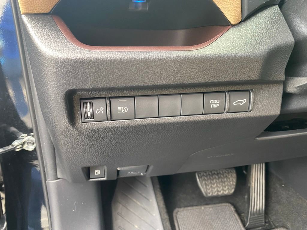 Used 2024 Toyota RAV4 Limited image 12