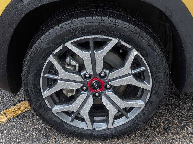 Used 2023 Kia Seltos SX w/ SX Sunroof Package AWD/4WD image 14