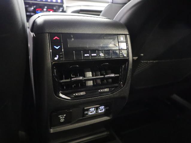 Used 2023 Jeep Grand Cherokee L Limited w/ Black Appearance Package AWD/4WD image 28