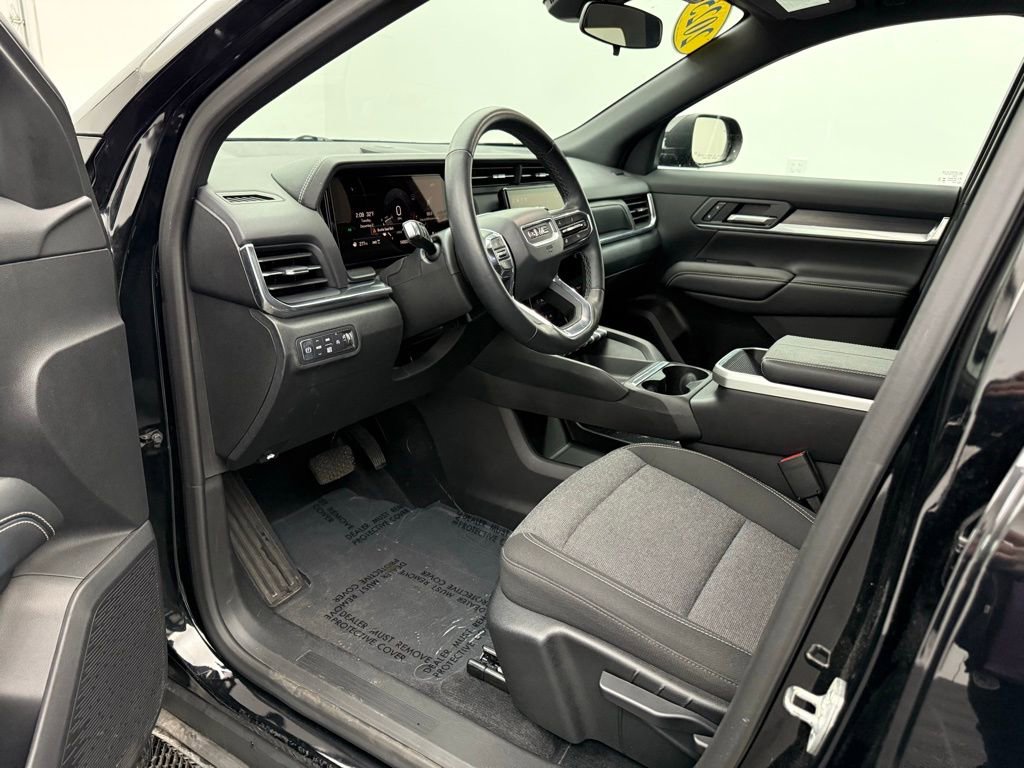 Used 2025 GMC Terrain Elevation image 17