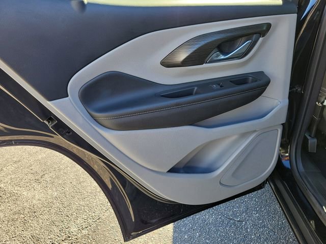 Used 2023 GMC Terrain SLT image 18