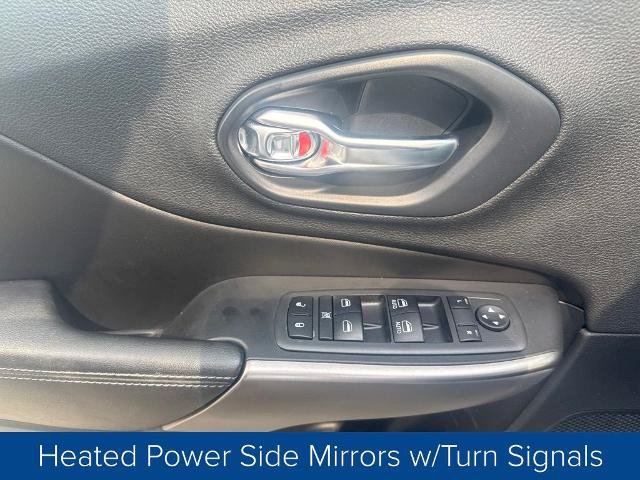 Used 2019 Jeep Cherokee Latitude Plus FWD image 11