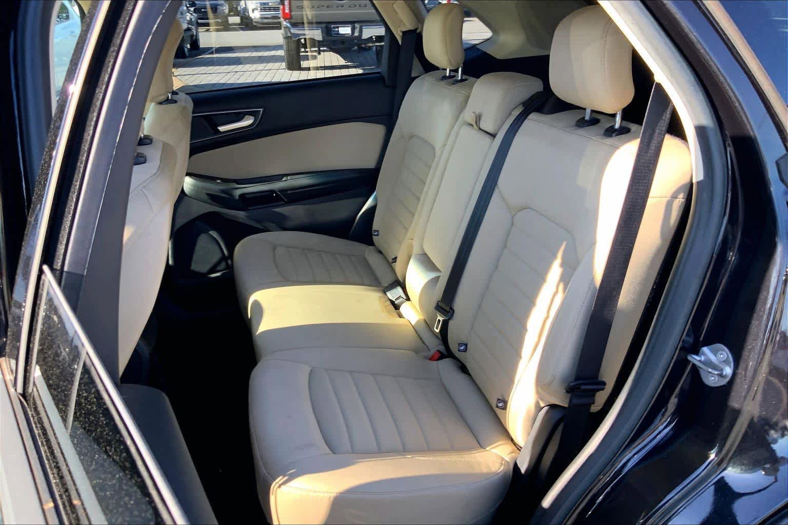 Certified 2019 Ford Edge SE FWD image 20