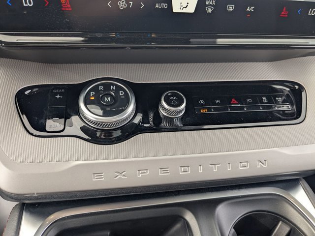 Certified 2025 Ford Expedition Active image 26