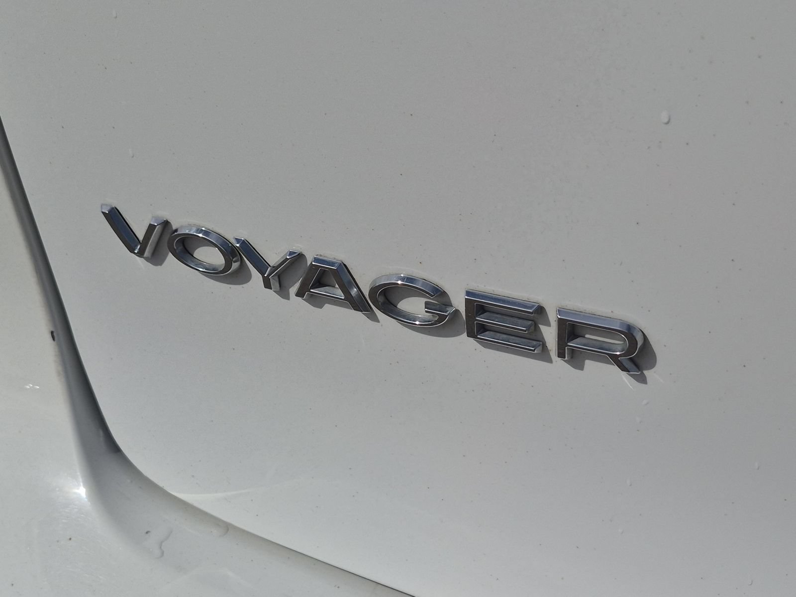 Used 2024 Chrysler Voyager LX FWD image 10