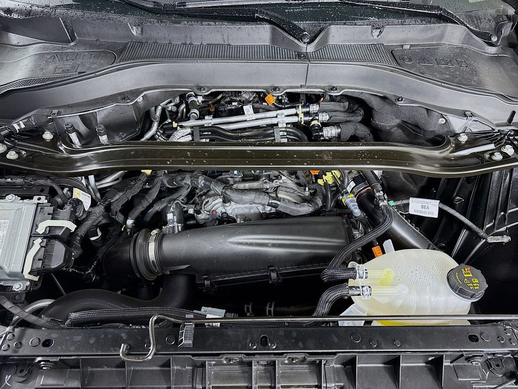 Certified 2025 Ford Explorer ST-Line w/ Premium Package image 33