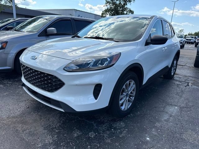 Certified 2022 Ford Escape SE w/ Cold Weather Package AWD/4WD image 2